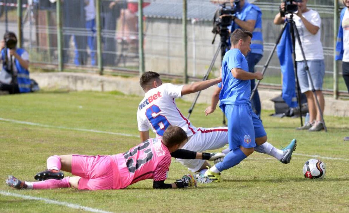 FOTO CSA Steaua - FCSB 1-4 » 3 eliminați și 5 goluri în meciul orgoliilor!