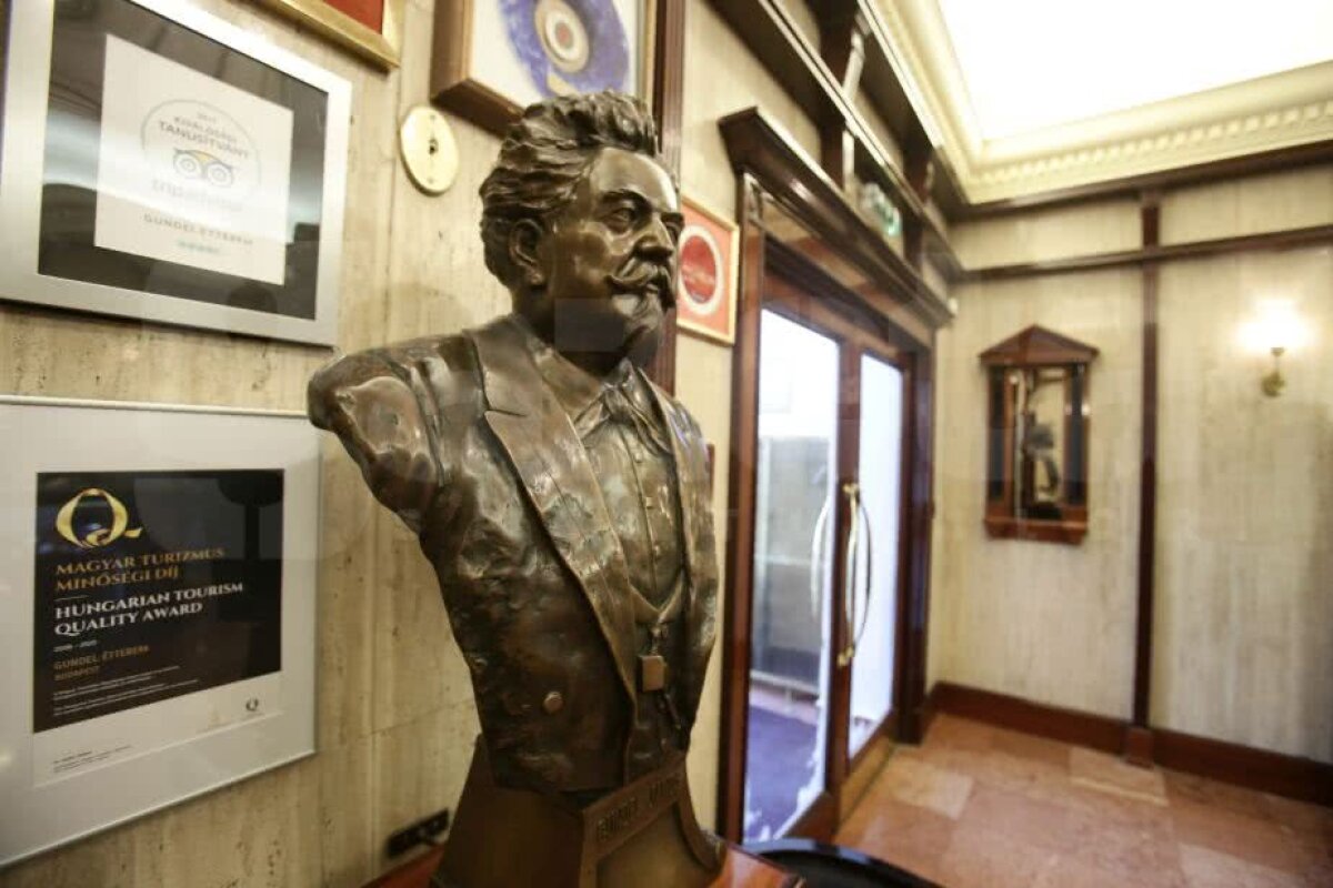 GALERIE FOTO La masa Reginei » Cristi Borcea și Valentina Pelinel se căsătoresc azi la un restaurant de lux din Budapesta! Angelina Jolie, Brad Pitt și Sir Alex Ferguson au cinat acolo