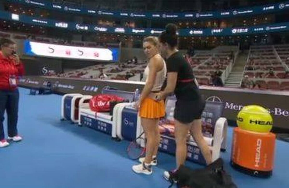 VIDEO  Simona Halep - Ons Jabeur » Simona Halep a abandonat în turul I la Beijing după ce a pierdut categoric primul set
