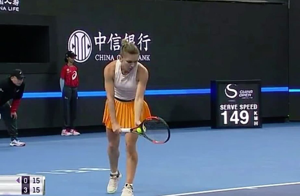 VIDEO  Simona Halep - Ons Jabeur » Simona Halep a abandonat în turul I la Beijing după ce a pierdut categoric primul set