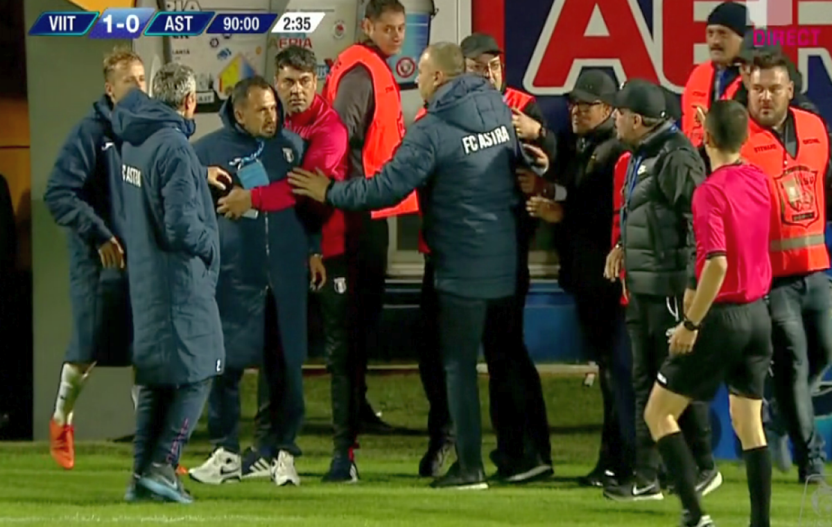 VIIITORUL - ASTRA 1-0 // VIDEO + FOTO Gică Hagi, conflict pe marginea terenului cu un fost om de la FCSB! » "A strigat «hârsâz!»"
