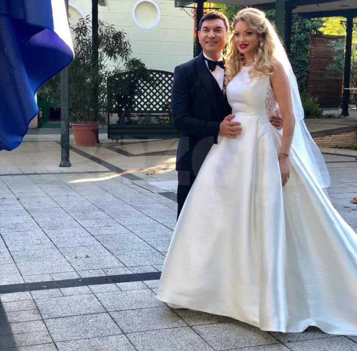 VIDEO+FOTO Borcea și Pelinel, nuntă "în deplasare" » Imagini spectaculoase din Ungaria: dansul mirilor, pe acordurile lui Frank Sinatra