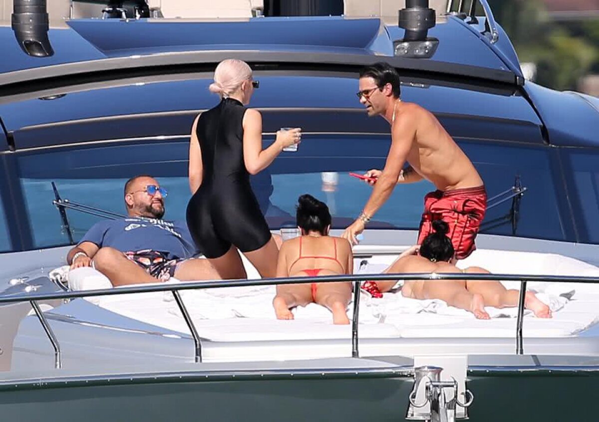 FOTO Apariție HOT! Kylie Jenner a ieșit la plimbare, iar paparazzi au surprins-o în noi ipostaze sexy