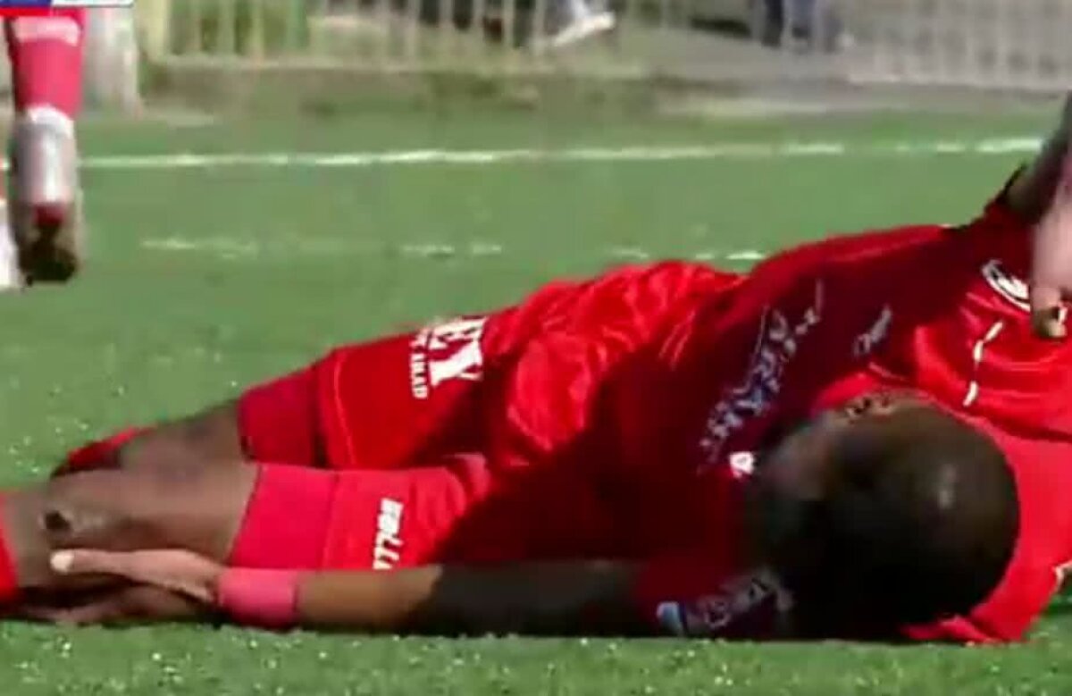 FOTO Accidentare horror la Pandurii - UTA! A fost împins de un adversar, a făcut henț și s-a ales și cu o lovitură teribilă 