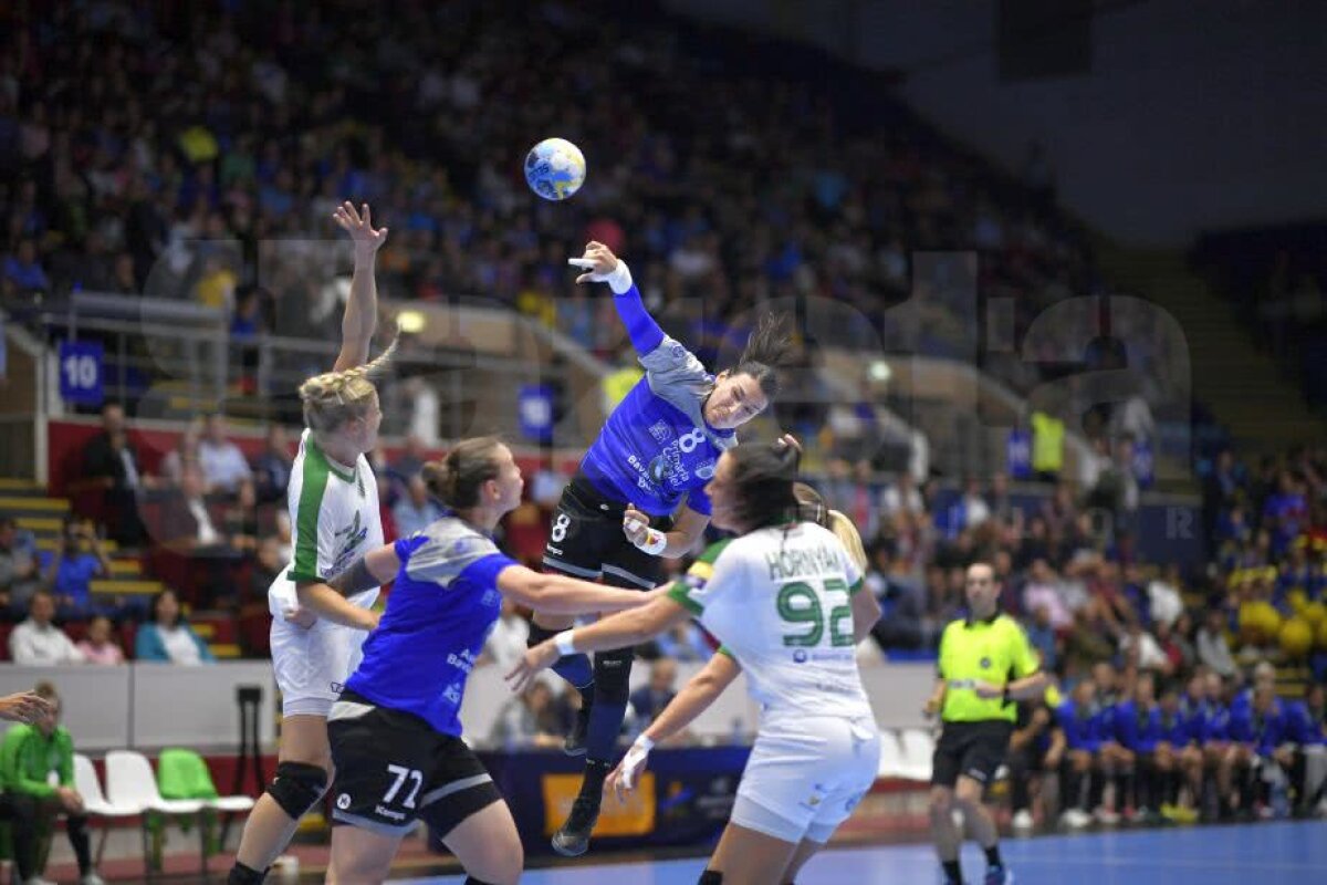 FOTO Debut perfect pentru CSM București! "Tigroaicele" au câștigat categoric cu Ferencvaros, 36-31