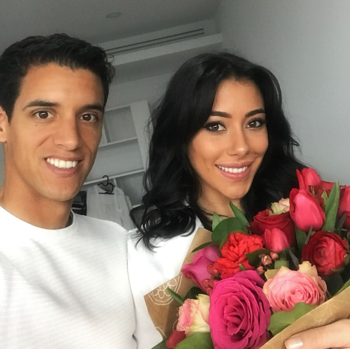 FOTO Iubita lui Salomao, însărcinată și superbă » Bruneta Sara, poreclită "Kim Kardashian", s-a pozat în lenjerie intimă