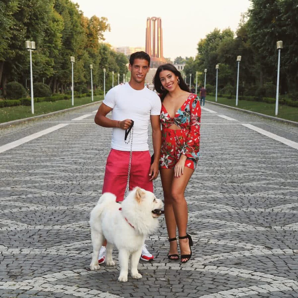 FOTO Iubita lui Salomao, însărcinată și superbă » Bruneta Sara, poreclită "Kim Kardashian", s-a pozat în lenjerie intimă