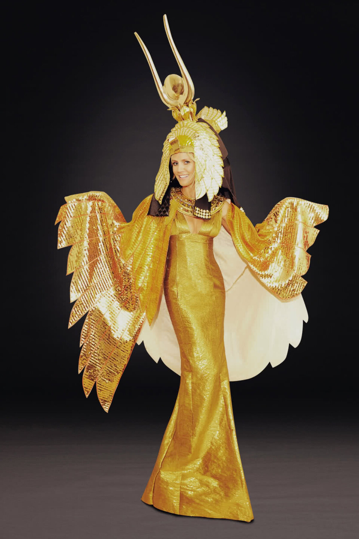 FOTO O vedetă internațională are cele mai tari costume de Halloween. O recunoști?