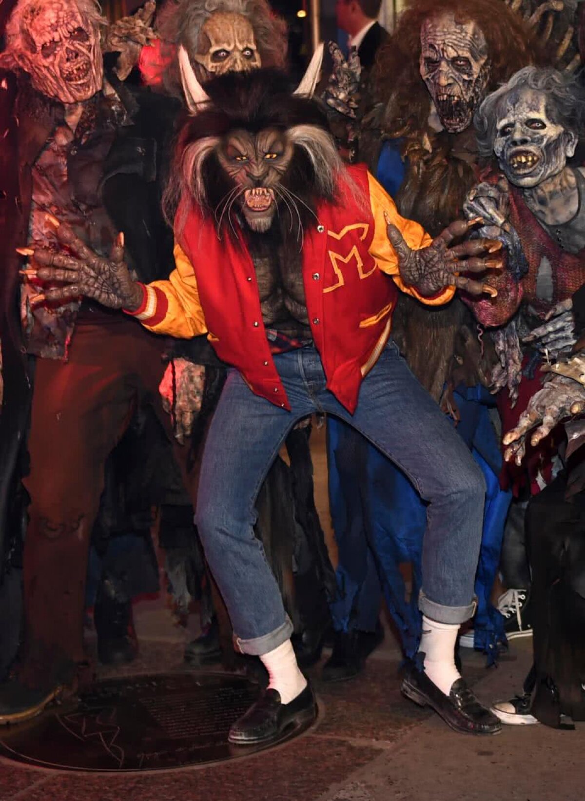 FOTO O vedetă internațională are cele mai tari costume de Halloween. O recunoști?