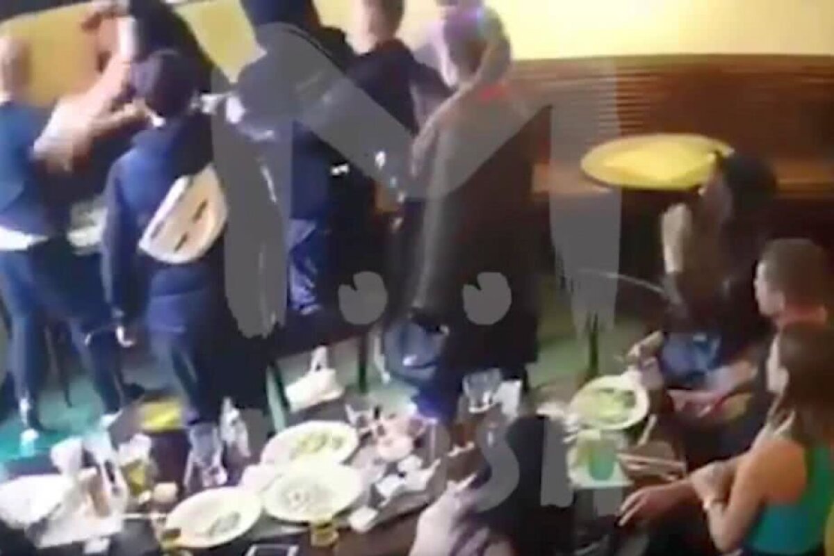 VIDEO Brutal! Doi fotbaliști de la Mondial au bătut un politician într-o cafenea din Moscova! "Are un dinte rupt și mai multe vânătăi pe față!"
