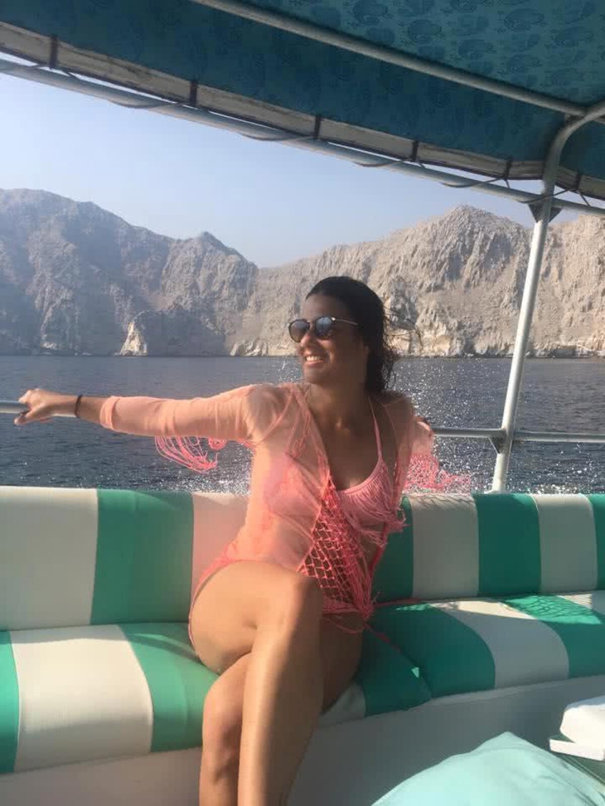 FOTO Confesiunile unei bisexuale: ”Femei străine vor să se culce cu mine, bărbații vor partide în trei: distracția e dublă”