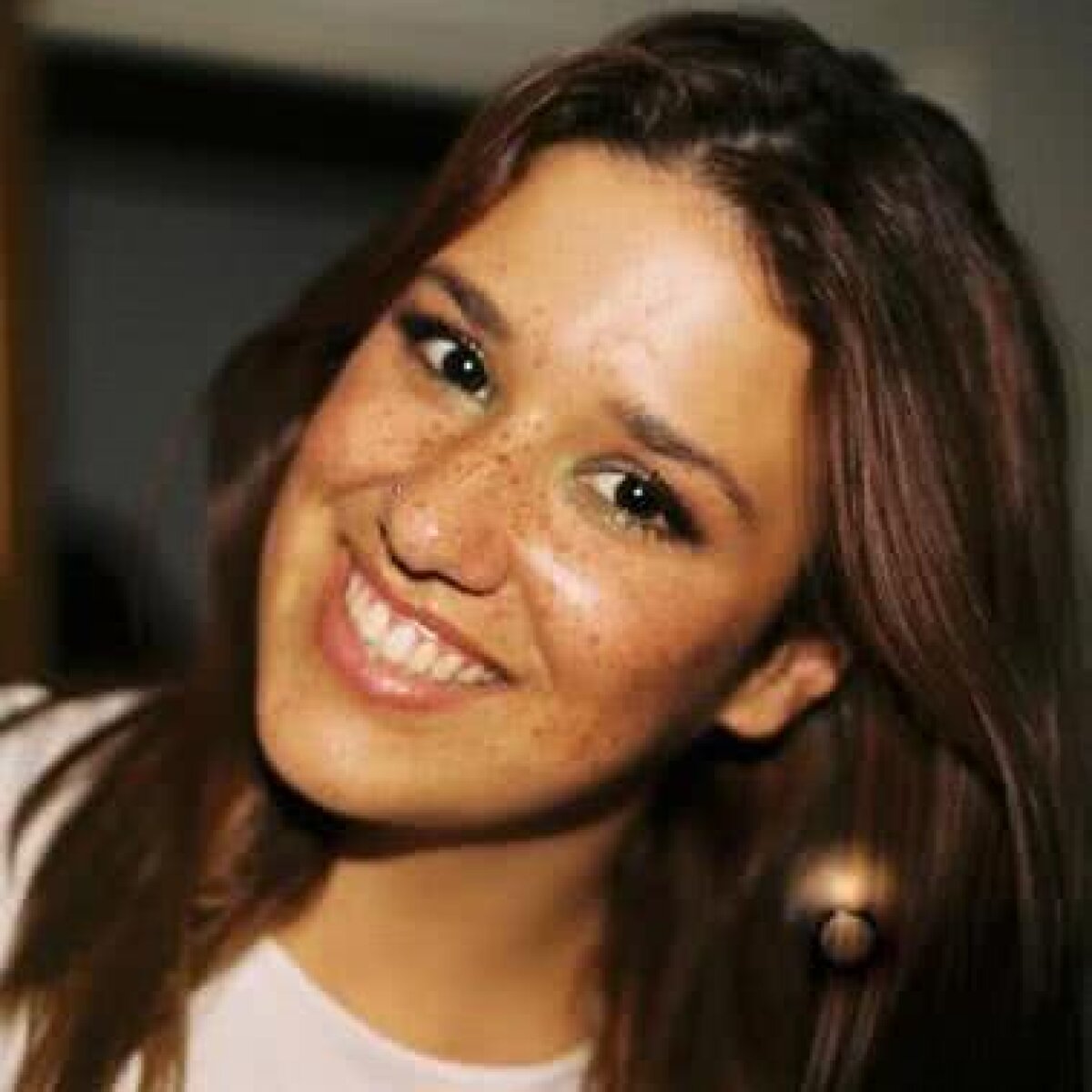 FOTO Confesiunile unei bisexuale: ”Femei străine vor să se culce cu mine, bărbații vor partide în trei: distracția e dublă”