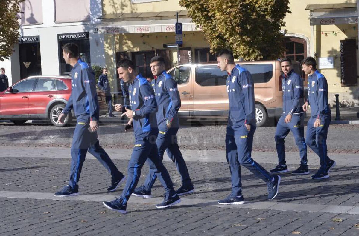 FOTO LITUANIA - ROMÂNIA // Corespondență din Vilnius » "Tricolorii" s-au relaxat în centrul orașului și au fost asaltați de fani