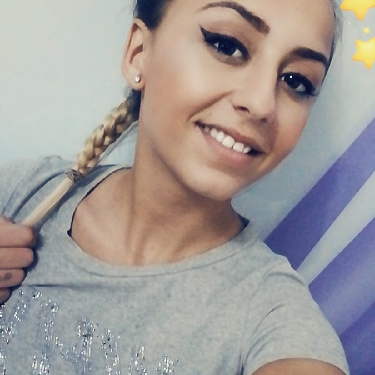 FOTO Știa că e filmată, dar a făcut sex oricum! Ea e românca senzuală care și-a înșelat logodnicul fără remușcări
