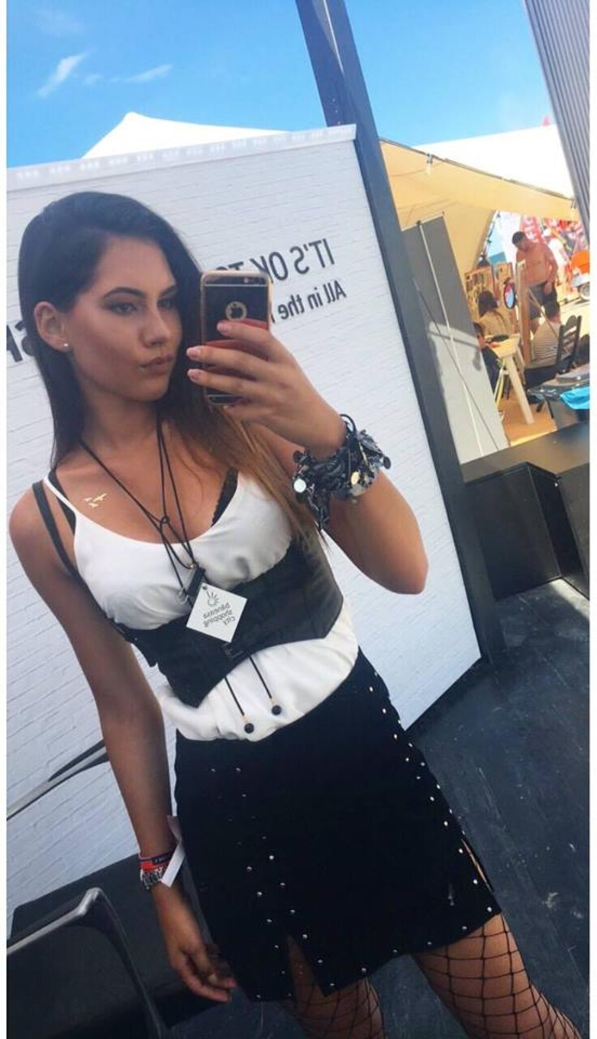 GALERIE FOTO Bad boy Nedelcu! Stelistul i-a "suflat" o studentă sexy unui alt fotbalist din Liga 1