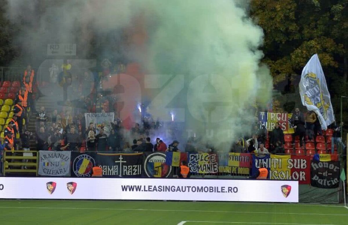 VIDEO + FOTO România a avut galerie în Lituania: cântece pe drum, fumigene în stadion