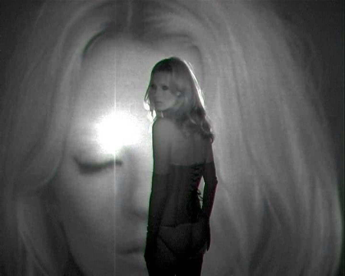 Fotomodele de calibru într-o galerie FOTO cum nu s-a mai văzut! Imagini rare au fost făcute publice