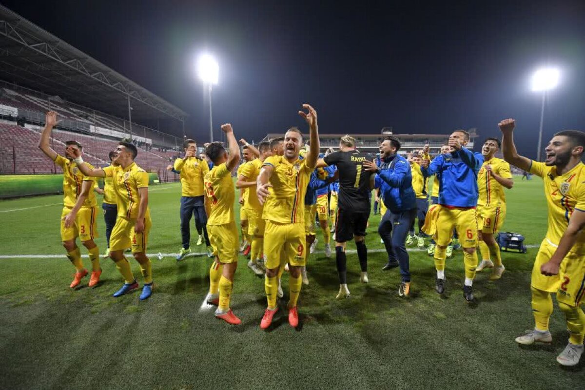 GALERIE FOTO + VIDEO Superimagini cu bucuria "tricolorilor" după victoria magică împotriva Țării Galilor! Ce s-a întâmplat în vestiar 