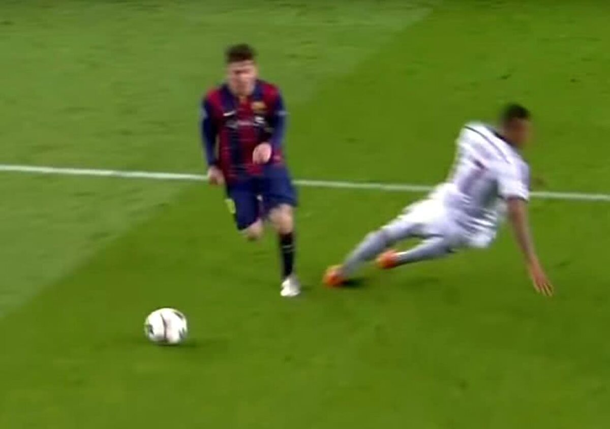 Să râdem cu Boateng! Neamțul pus în fund de Wijnaldum, la fel cum a fost umilit de Messi! Tot într-un 0-3!