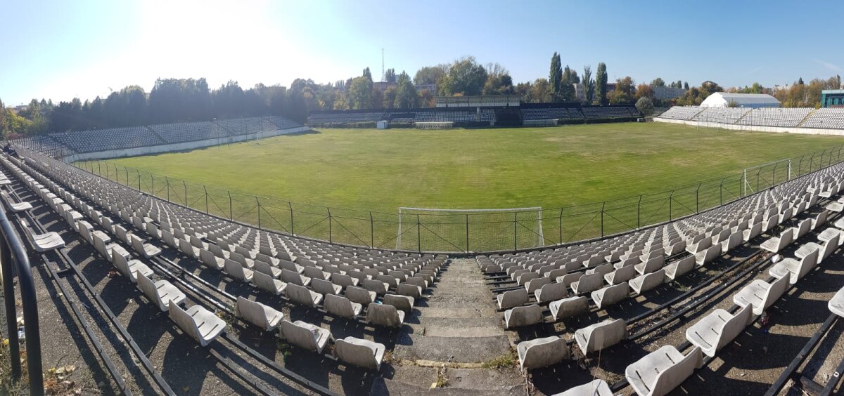 VIDEO + FOTO EXCLUSIV Imagini halucinante de pe stadionul Sportul: GSP a inspectat arena și a dat de un om care se droga în tribune :O