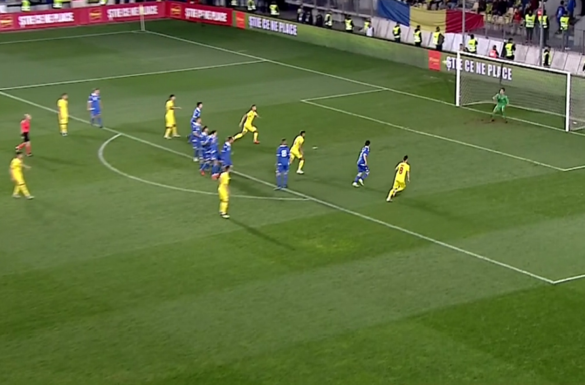 ROMÂNIA U21 - LIECHTENSTEIN U21 // FOTO Nici Buffon în zilele lui bune n-o apăra p-asta! Gol fantastic reușit de Ianis Hagi + Reacția tatălui său 