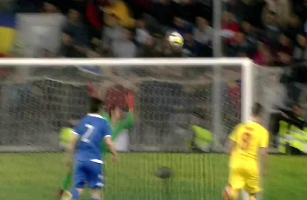ROMÂNIA U21 - LIECHTENSTEIN U21 // FOTO Nici Buffon în zilele lui bune n-o apăra p-asta! Gol fantastic reușit de Ianis Hagi + Reacția tatălui său 