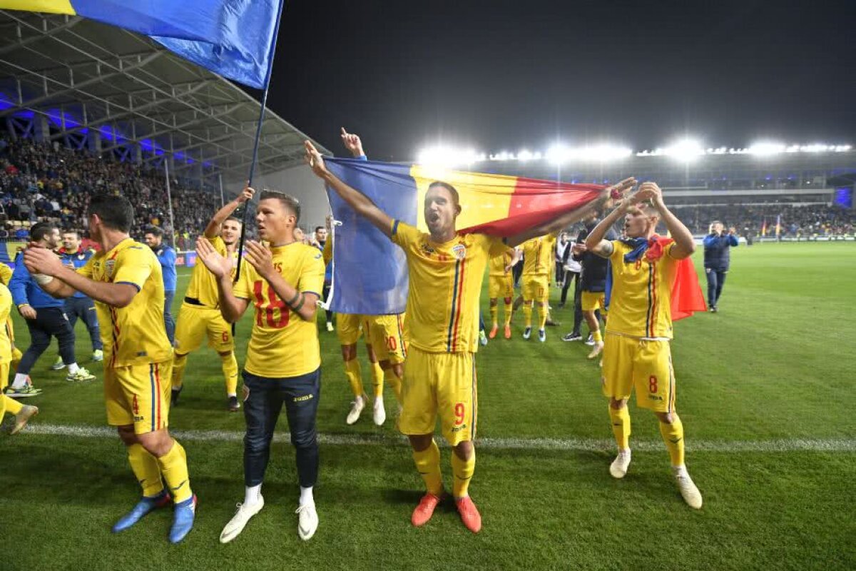 VIDEO ROMÂNIA U21 LA EURO 2019 // Bucurie fără margini pentru naționala mică după o calificare istorică! Jucătorii și Rădoi au sărbătorit cu fanii