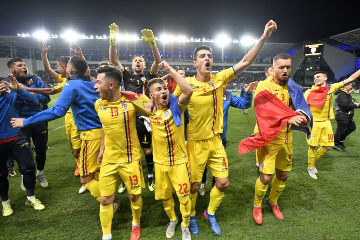 VIDEO ROMÂNIA U21 LA EURO 2019 // Bucurie fără margini pentru naționala mică după o calificare istorică! Jucătorii și Rădoi au sărbătorit cu fanii