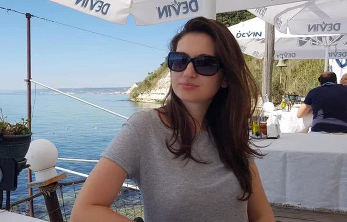 FOTO Răzvan Burleanu și-a luat iubita la meciul României U21 » Imagini inedite: cum arată partenera președintelui de la FRF