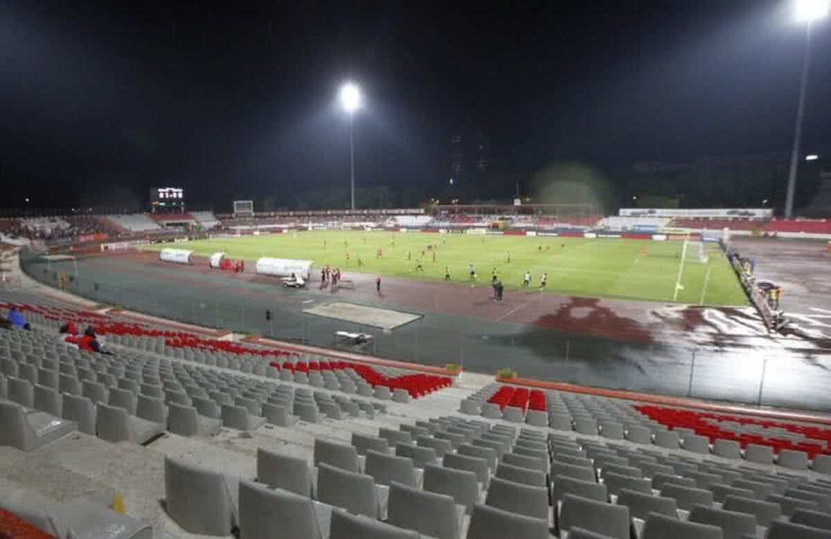 FOTO Dinamo dă lovituri de imagine » Cine s-a pozat astăzi pe arena din Ștefan cel Mare