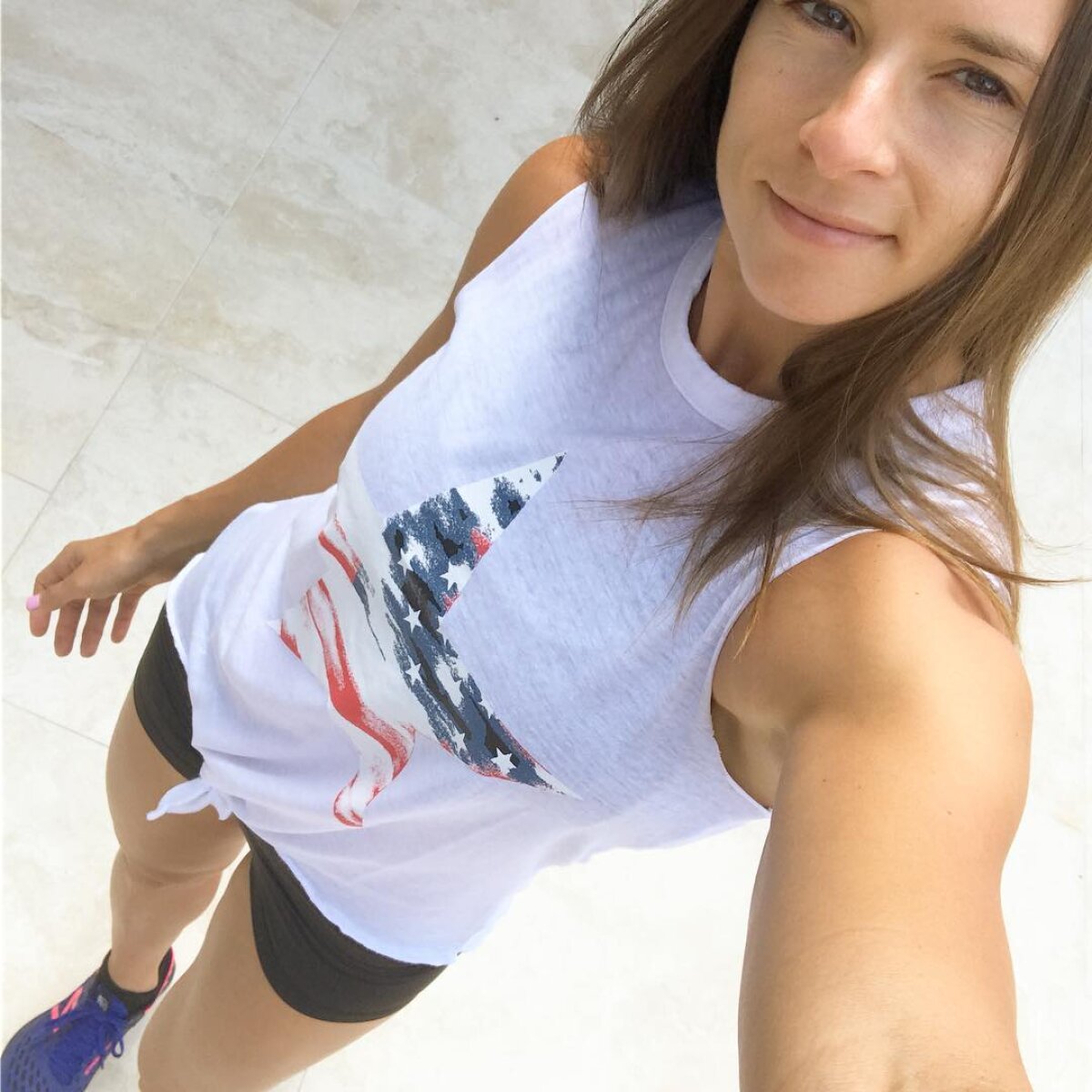 FOTO Combinație periculoasă » Un jucător de fotbal s-a cuplat cu un fost pilot de curse