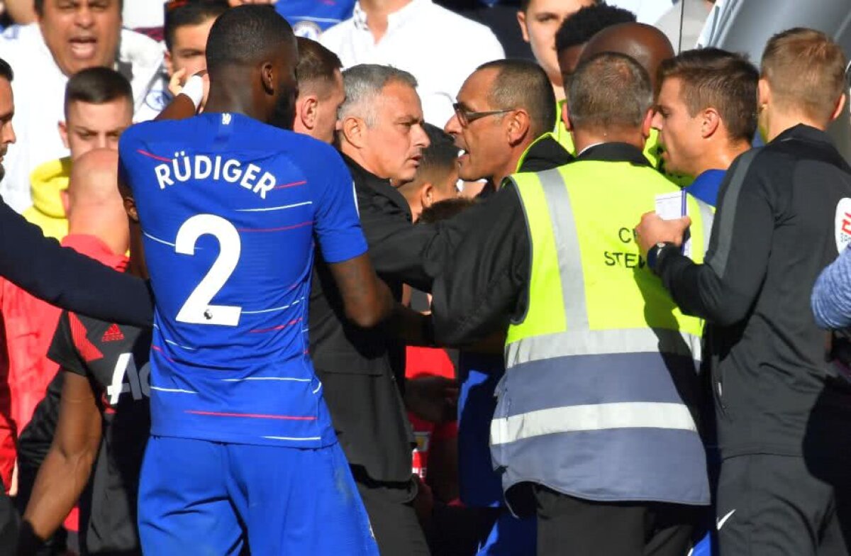 GALERIE FOTO 4 goluri în Chelsea - Manchester United! » Imagini incredibile pe Stamford Bridge Jose Mourinho a sărit la bătaie!