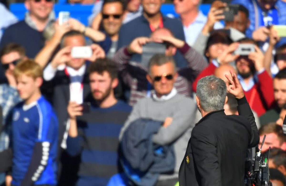 GALERIE FOTO 4 goluri în Chelsea - Manchester United! » Imagini incredibile pe Stamford Bridge Jose Mourinho a sărit la bătaie!