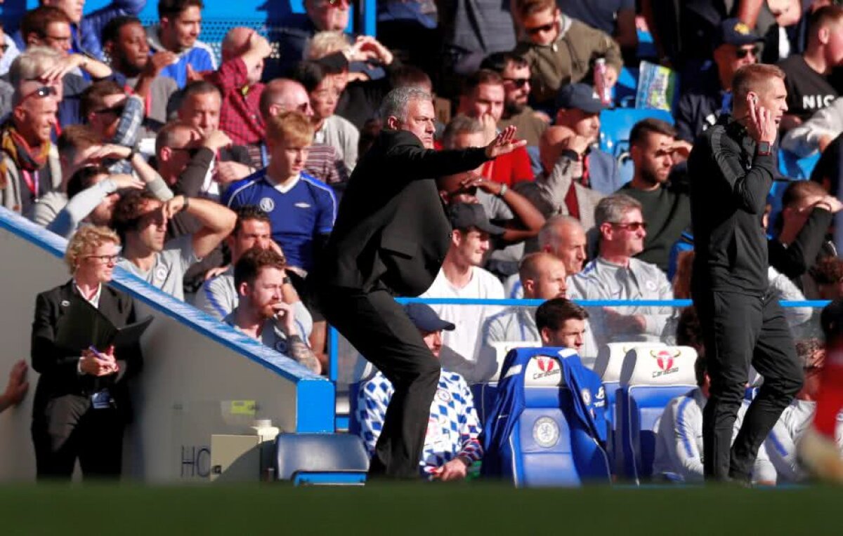 GALERIE FOTO 4 goluri în Chelsea - Manchester United! » Imagini incredibile pe Stamford Bridge Jose Mourinho a sărit la bătaie!