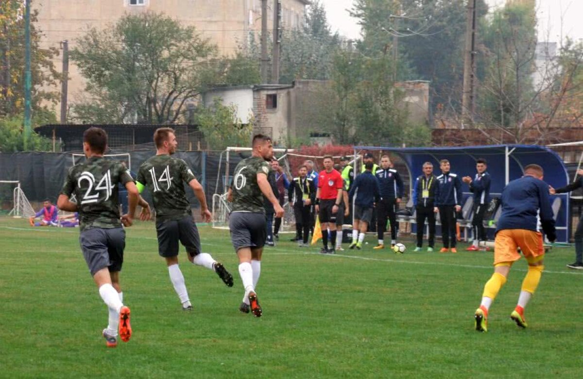 FOTO + VIDEO Suporterii au învins » ASU Politehnica a câştigat "derby-ul" cu ACS Poli » Banner-ul ironic afișat de fanii lui ASU Poli