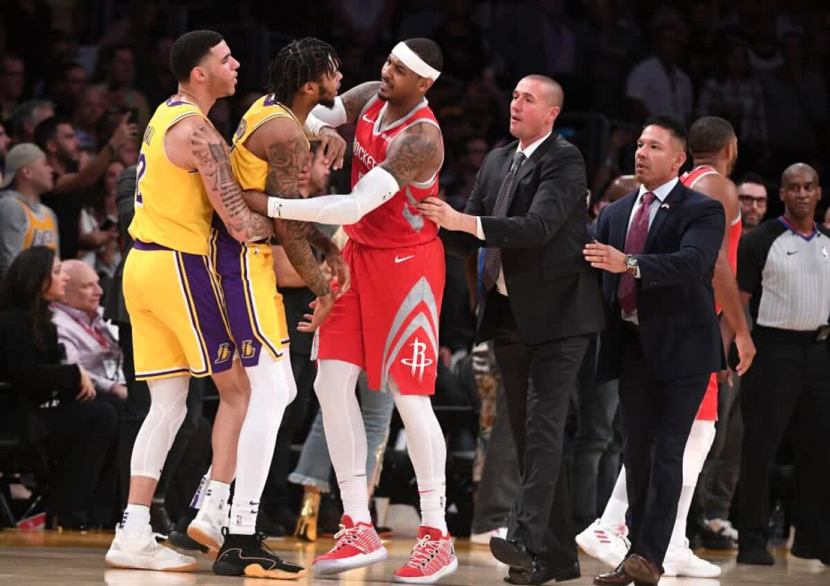 VIDEO+FOTO Street fight în LA! Bătaie generală la debutul lui LeBron James în Los Angeles