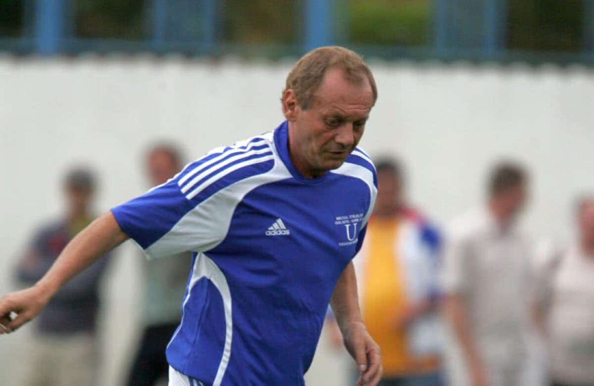 GALERIE FOTO 20 de imagini de arhivă cu Ilie Balaci: de la meciurile legendare de la națională până la aparițiile din demonstrative