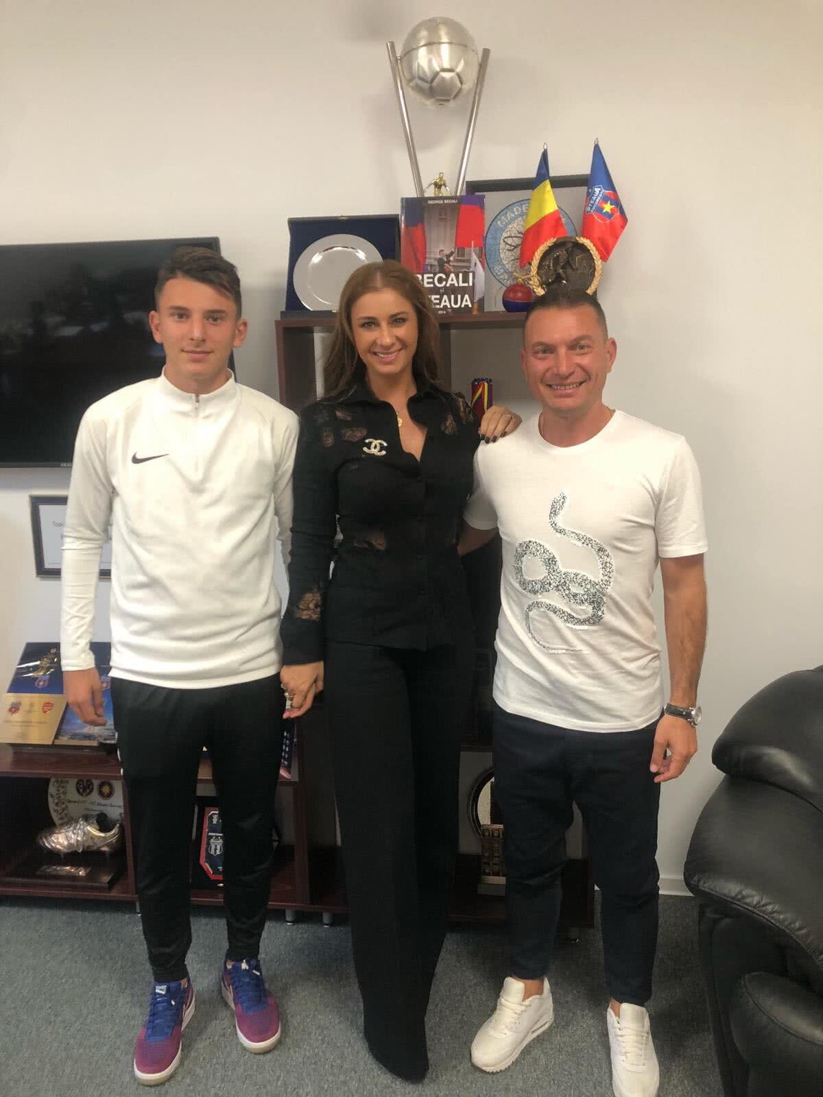 FOTO FCSB a dat o dublă lovitură! Și-a pus antrenor nou la echipa secundă și semnat cu un jucător pe 7 sezoane