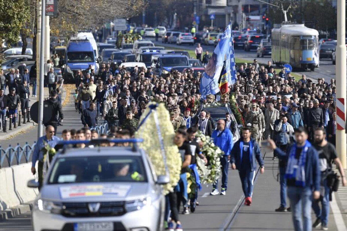 CORESPONDENȚĂ DIN CRAIOVA // FOTO Unite de tragedie » Cele două Universități au lăsat deoparte războiul la înmormântare: "Astăzi a fost zi de pace. Un armistițiu semnat post-mortem de Ilie Balaci"