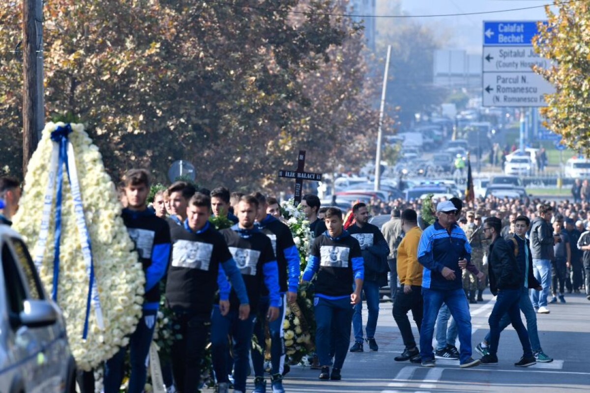 CORESPONDENȚĂ DIN CRAIOVA // FOTO Unite de tragedie » Cele două Universități au lăsat deoparte războiul la înmormântare: "Astăzi a fost zi de pace. Un armistițiu semnat post-mortem de Ilie Balaci"