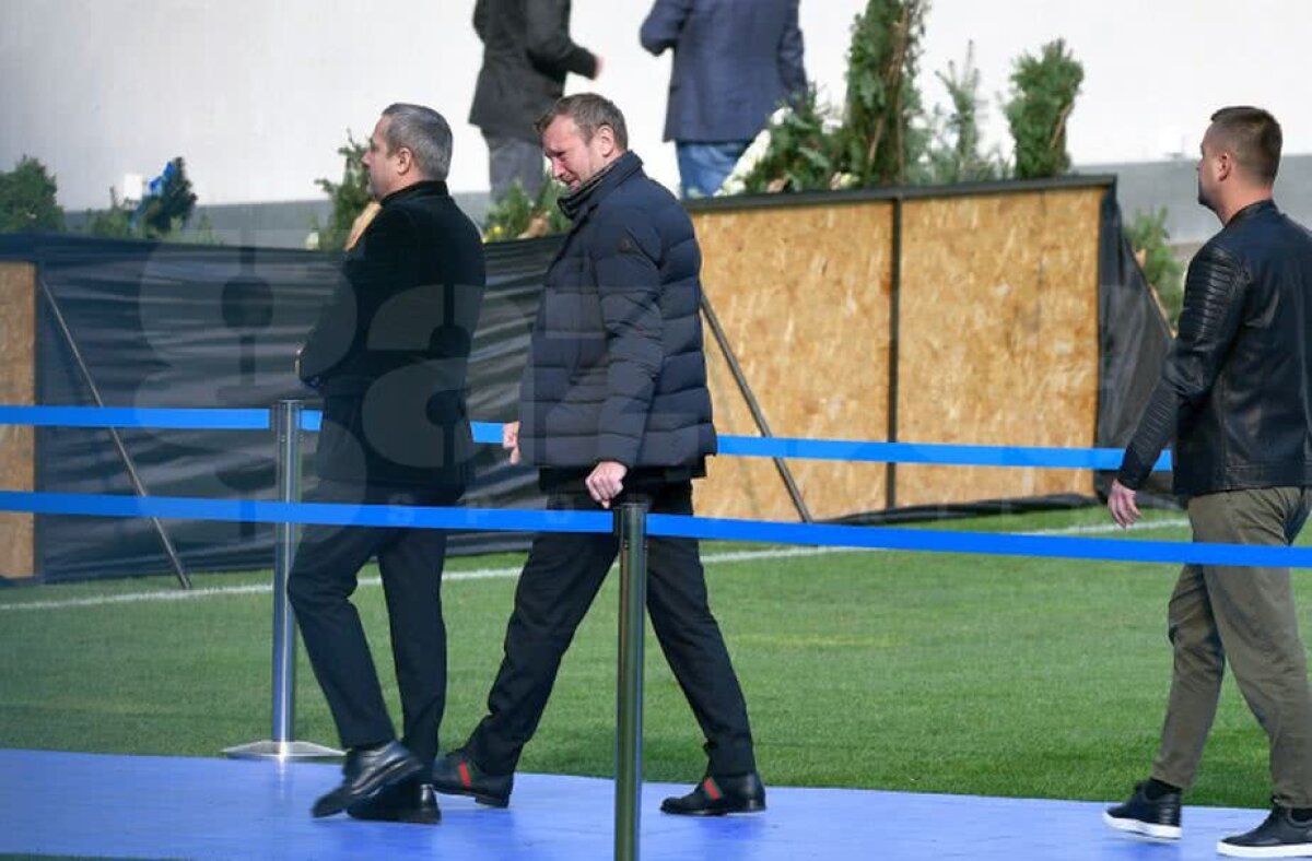 Apariție rară în public: patronul CSU Craiova a venit azi la catafalcul lui Ilie Balaci