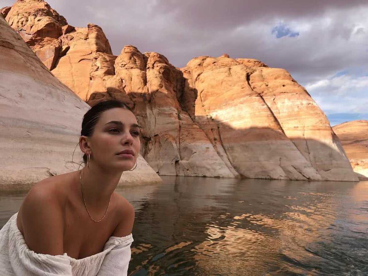 FOTO Iubita lui DiCaprio a pozat HOT pentru un pictorial, iar imaginile sunt răvășitoare
