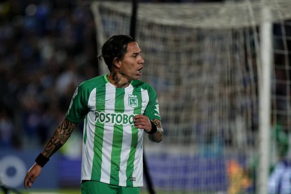 FOTO Fostul stelist Dayro Moreno s-a bătut cu un coleg în timpul meciului și a fost dat afară de Atlético Nacional! 