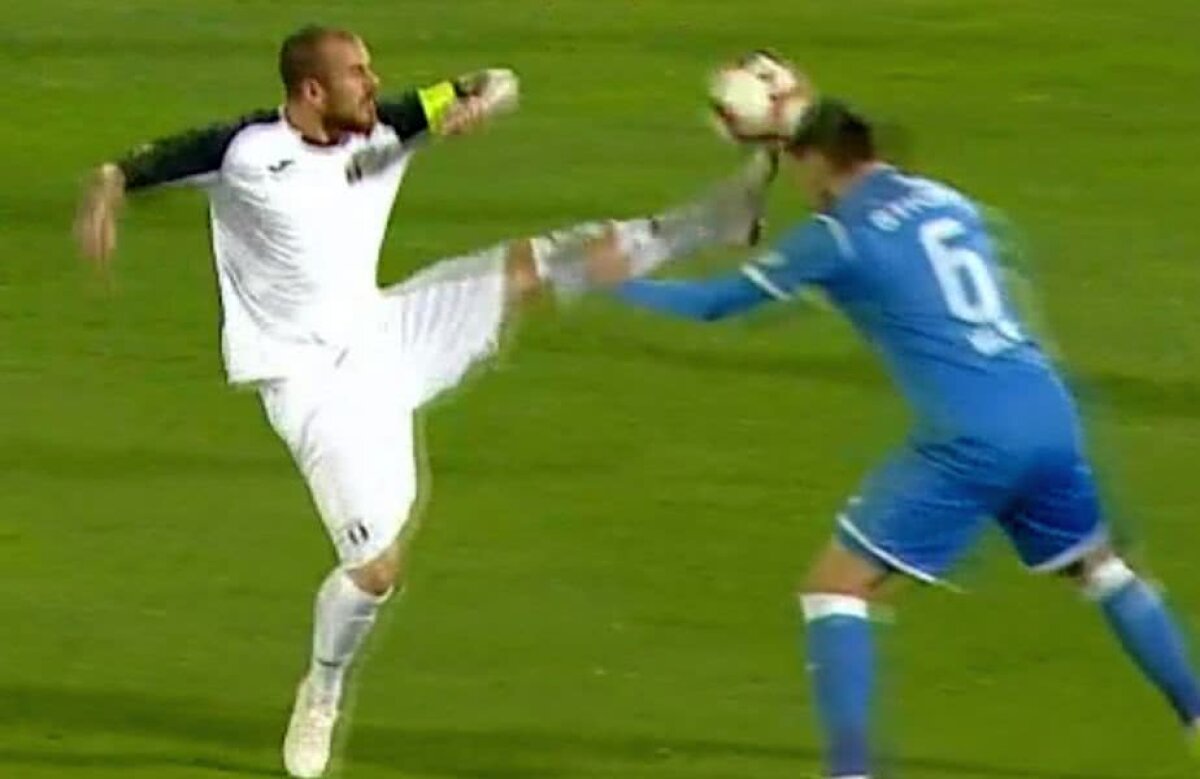 GALERIE FOTO I-a spart fața! Intrare dură a lui Alibec după doar 11 secunde, dar Alexandru Tudor i-a dat doar galben