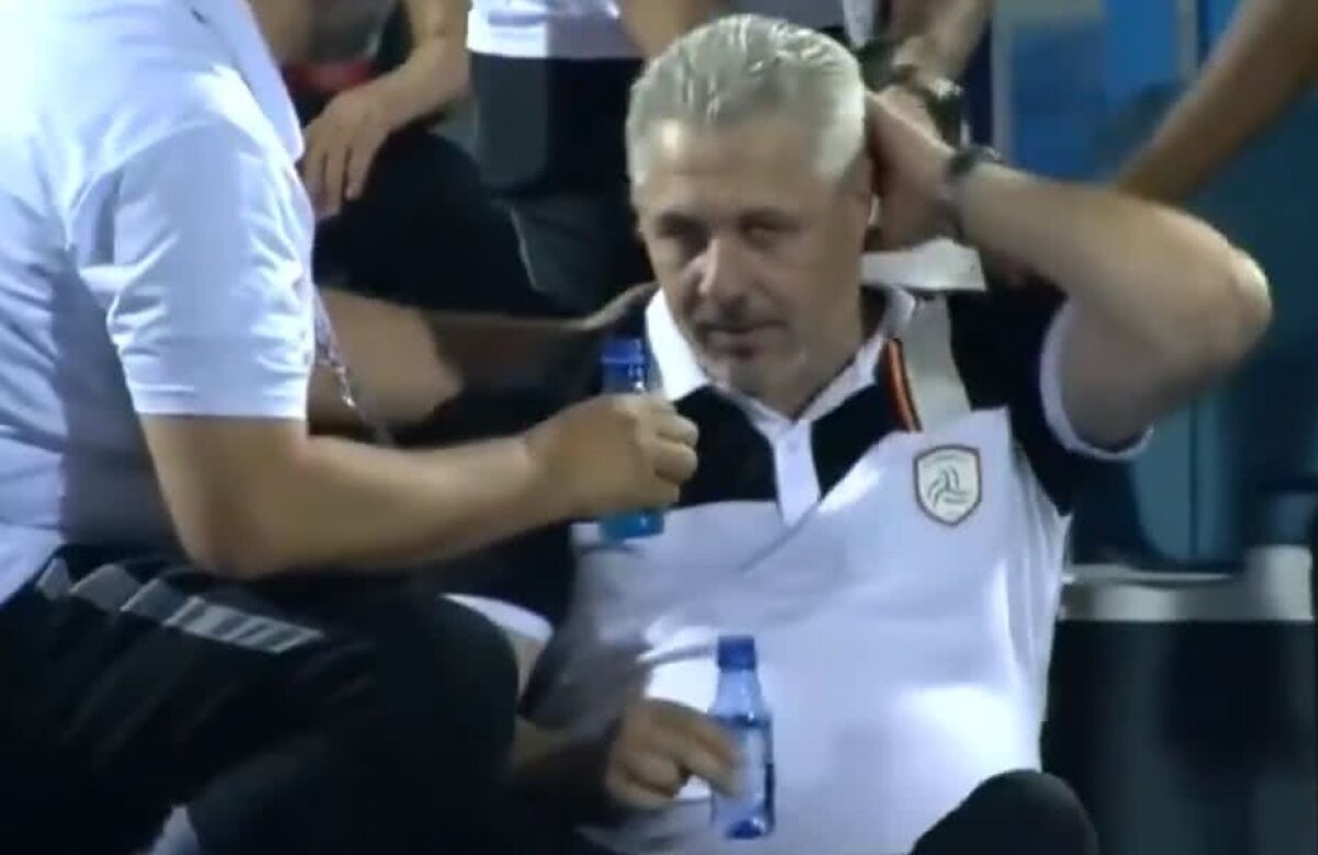 FOTO + VIDEO Imagini incredibile din Arabia Saudită: Șumudică a făcut circ cu arbitrul, apoi i s-a făcut rău! » Prima reacție: "Țin o dietă, am avut o cădere de calciu și de glicemie"