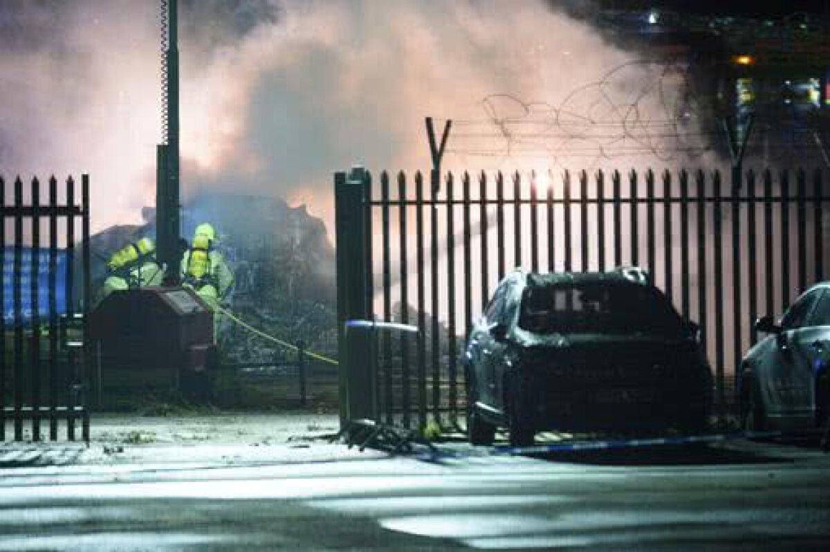 UPDATE // VIDEO+FOTO ȘOCANT! Tragedie la Leicester: patronul clubului și alte 4 persoane au murit  » Imagini impresionante cu pelerinajul de la stadion