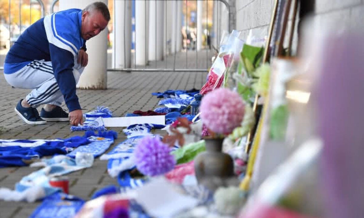 UPDATE // VIDEO+FOTO ȘOCANT! Tragedie la Leicester: patronul clubului și alte 4 persoane au murit  » Imagini impresionante cu pelerinajul de la stadion