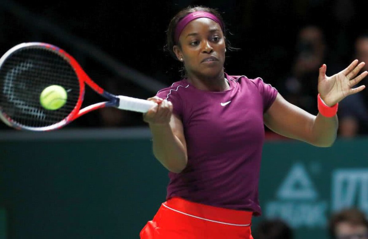 SLOANE STEPHENS - ELINA SVITOLINA // FOTO + VIDEO Elina Svitolina, regină la Singapore! A revenit impresionant în finala cu Sloane Stephens și a câștigat cel mai important titlu al carierei!