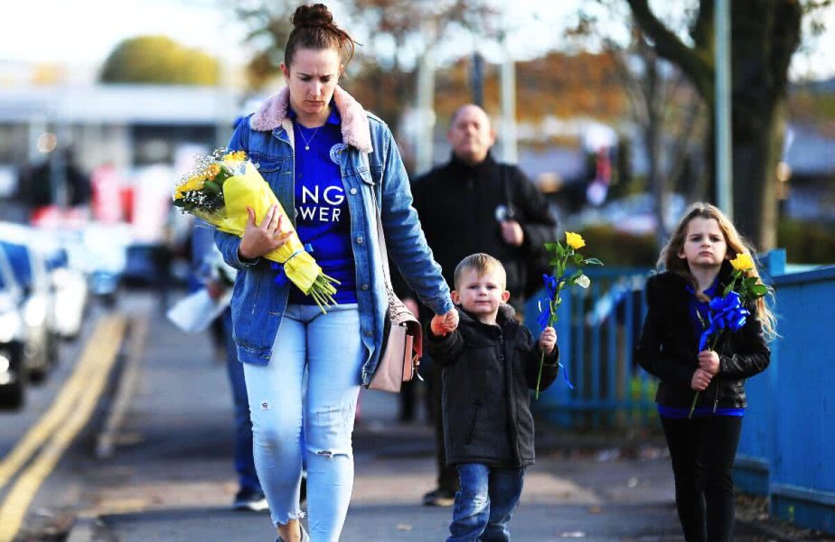 UPDATE // VIDEO+FOTO ȘOCANT! Tragedie la Leicester: patronul clubului și alte 4 persoane au murit  » Imagini impresionante cu pelerinajul de la stadion