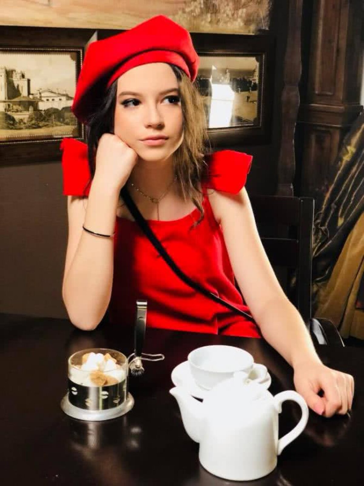 FOTO WOOW! Cum arată acum Cleopatra Stratan! Apariție inedită la un eveniment public